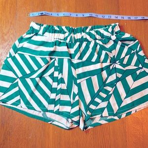 Tyche green & white silky geometric shorts!